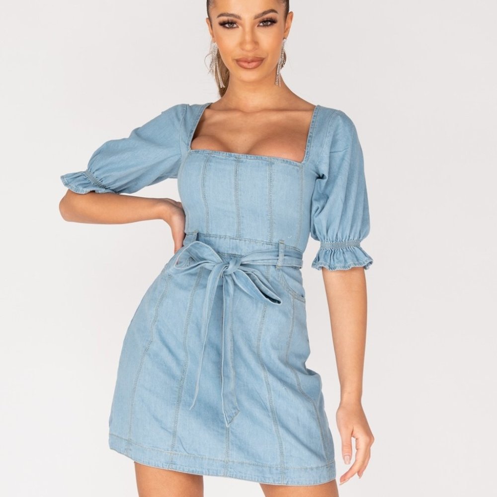 Lunch Date Light Wash Belted Denim Jean Dress - Picture 4 of 8